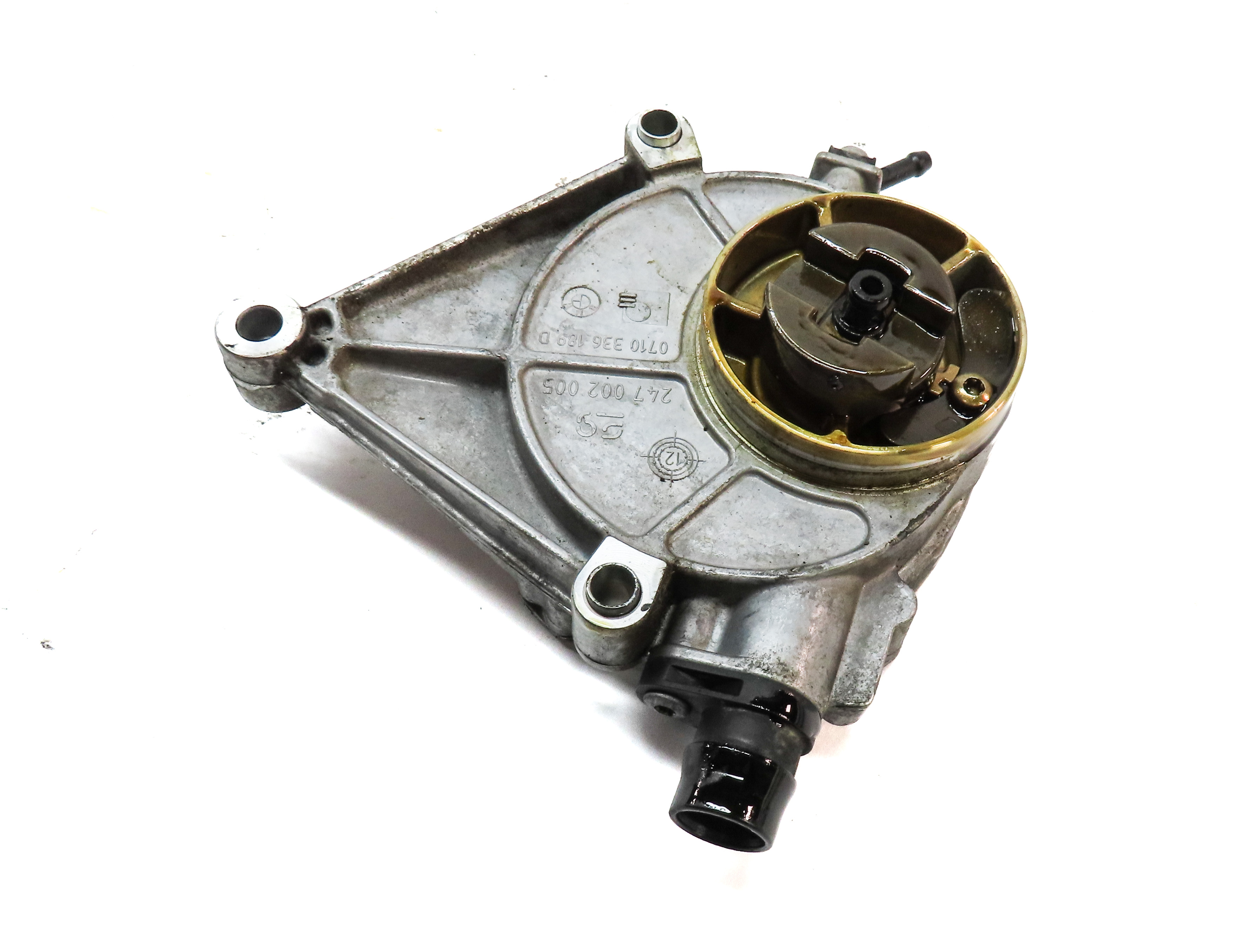 12-14 BMW 328i 528i X1 X3 Z4 (F30 F10 E84 F25 E89) 2.0L TURBO BRAKE VACUUM PUMP — exact item pictured